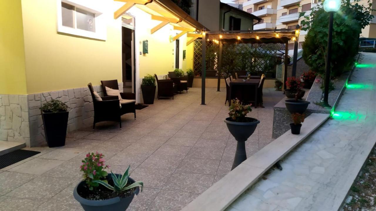 Il Roseto Bed and Breakfast Frosinone Buitenkant foto