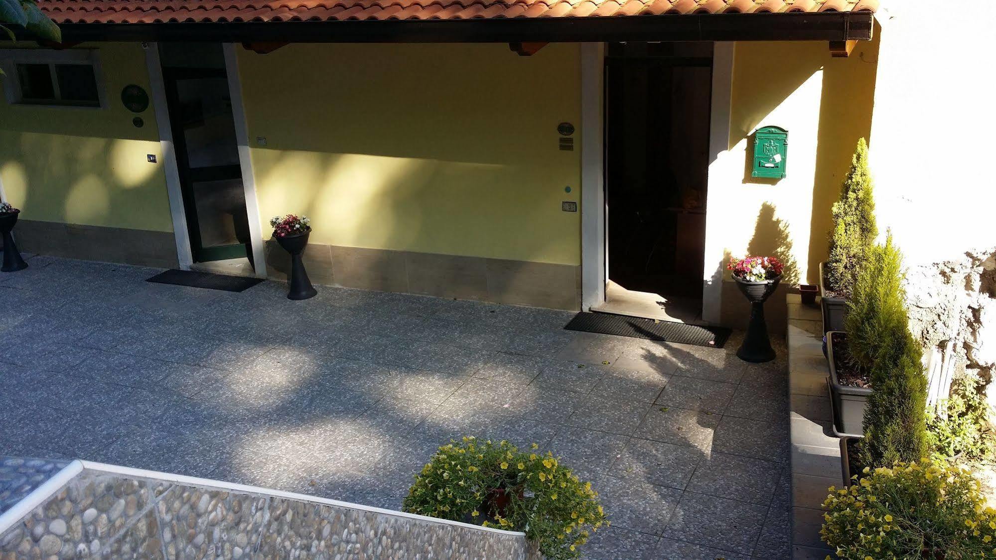 Il Roseto Bed and Breakfast Frosinone Buitenkant foto